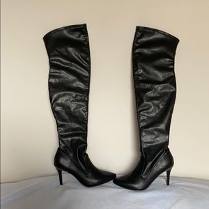 08:10  NINA Knee Boots